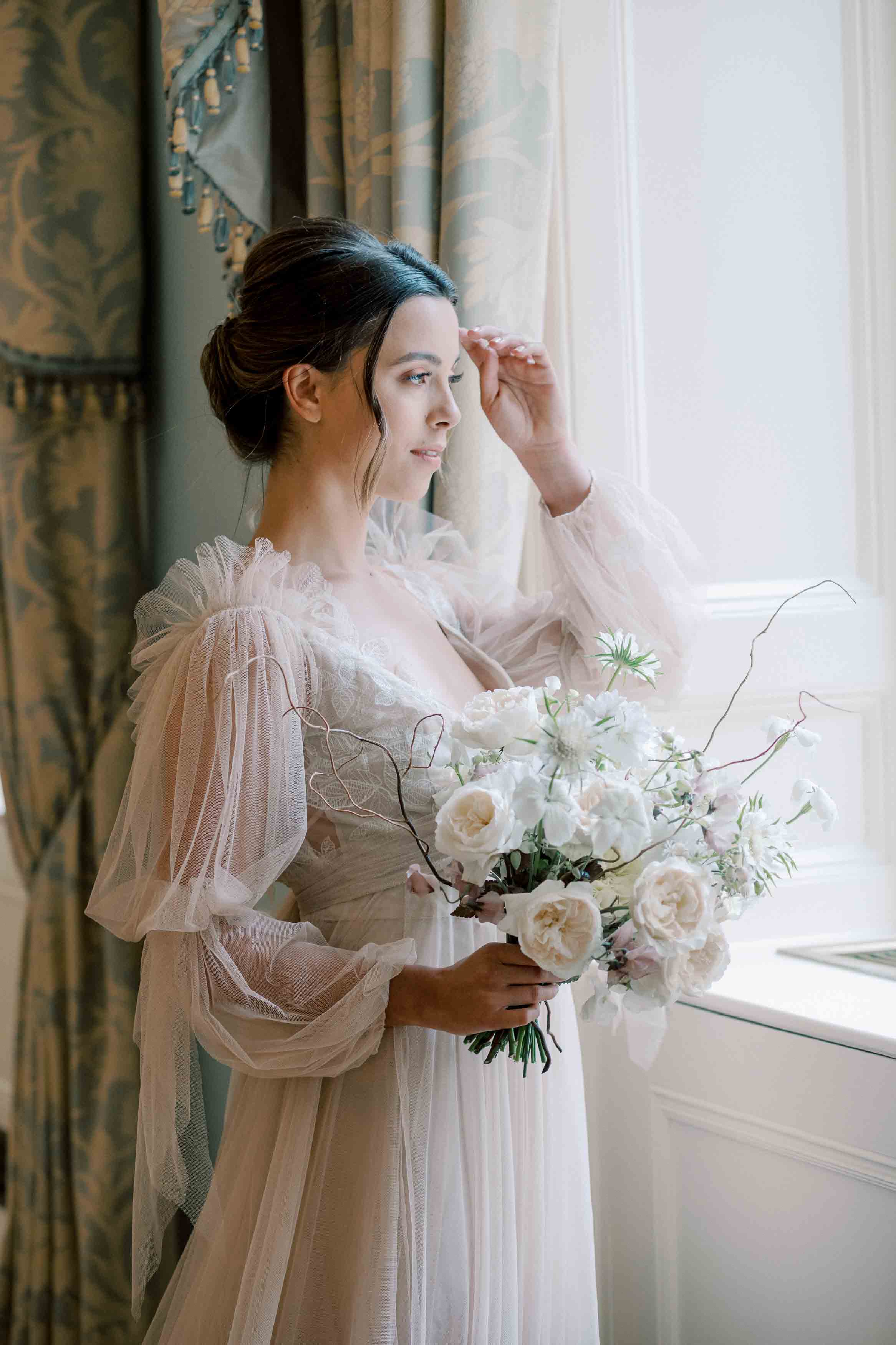 The first conversation - bridal hair and makeup by Dorota Wojcik, London